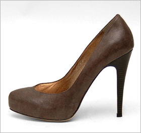 I actually own these shoes. I just thought to myself, would Serena Kim rock these? The answer was yes. So I bought 'em. Yet in my closet they sit.