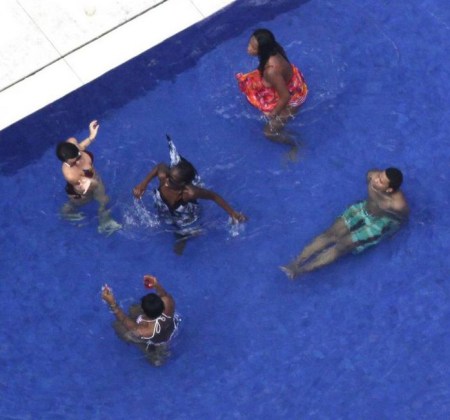 gallery_enlarged-chrisbrown-jetski-outting-photos-02282009-34 gallery_enlarged-chrisbrown-jetski-outting-photos-02282009-34